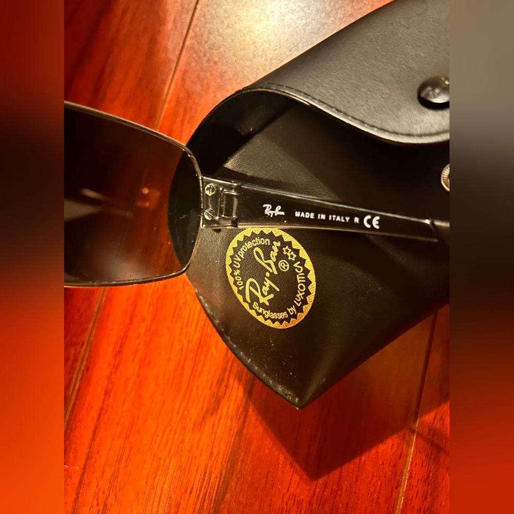 Ray-Ban Sunglasses and Case -UV Protection - Picture 3 of 5